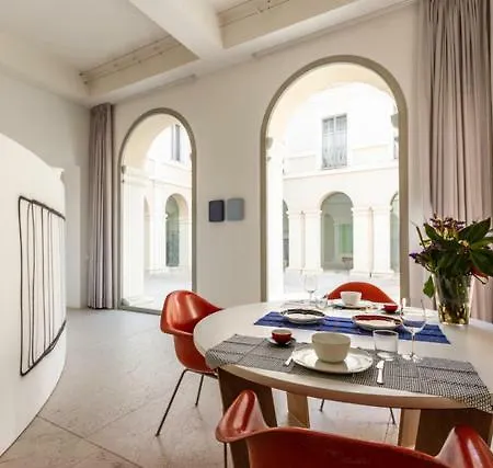 Palazzo Beccagutti Cavriani - Gallery E Frescoes * Mantoue